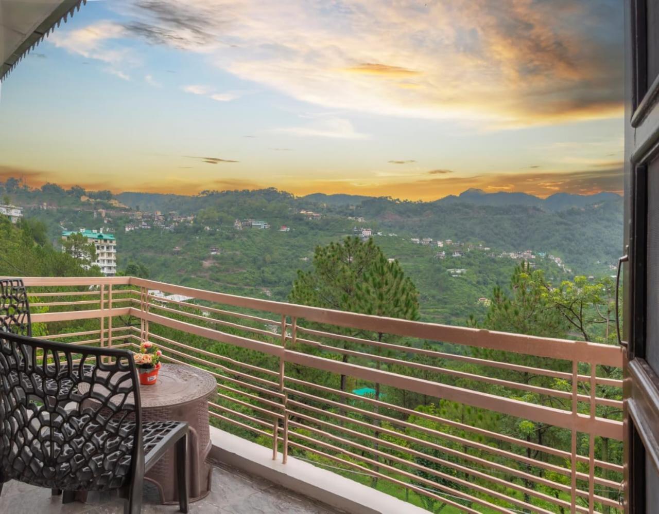 Host Jatin Kasauli Pine Villa 7Oi827O7O3 Eksteriør billede